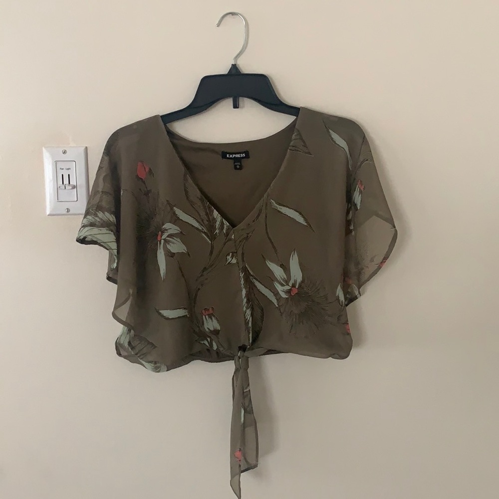 Express Women’s floral blouse